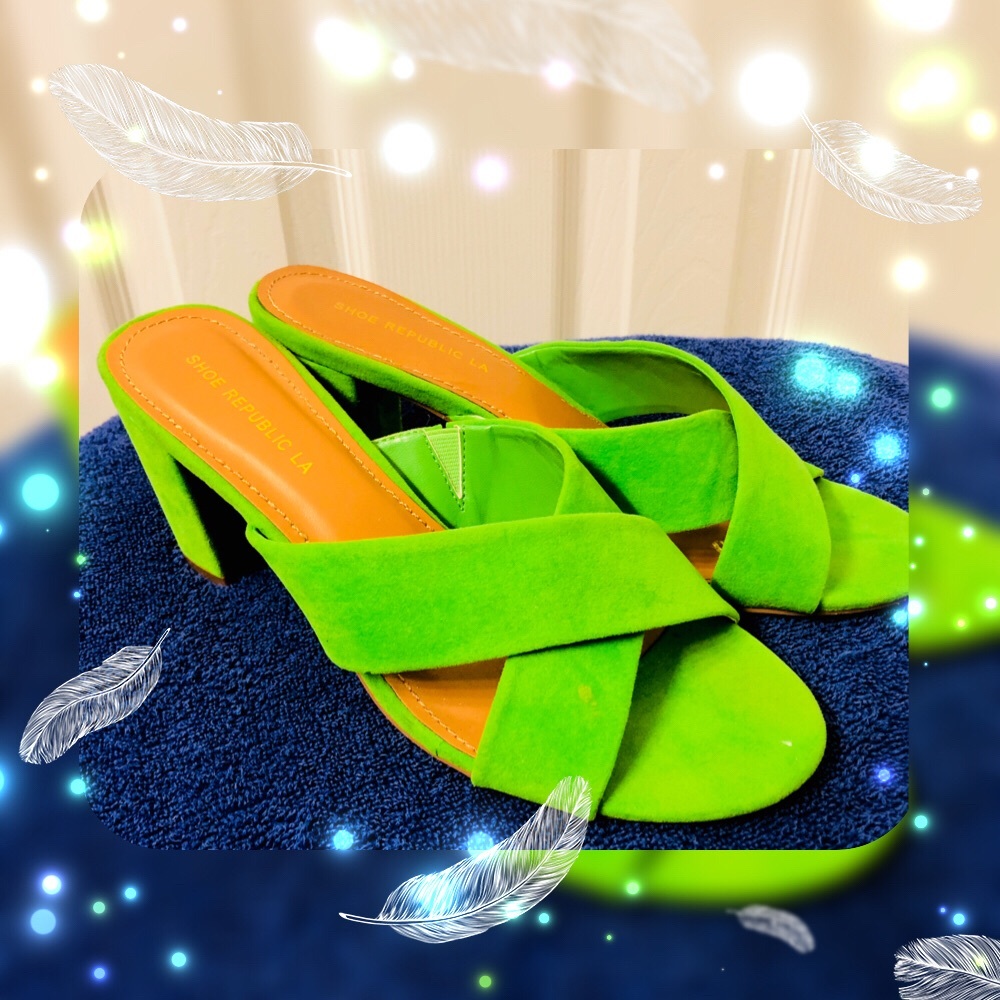 Grassy green chunky heel sandals